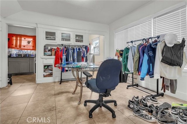 4915 2nd, Los Angeles, CA 90043