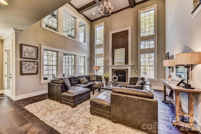 752 Lynderhill Lane, Matthews, NC 28105