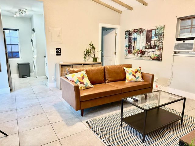 1009 Tequesta Street, Fort Lauderdale, FL 33312