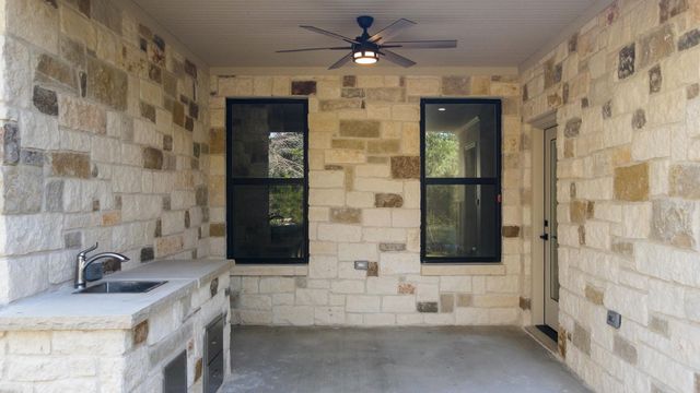 1617 Badger LN, Lampasas, TX 76550
