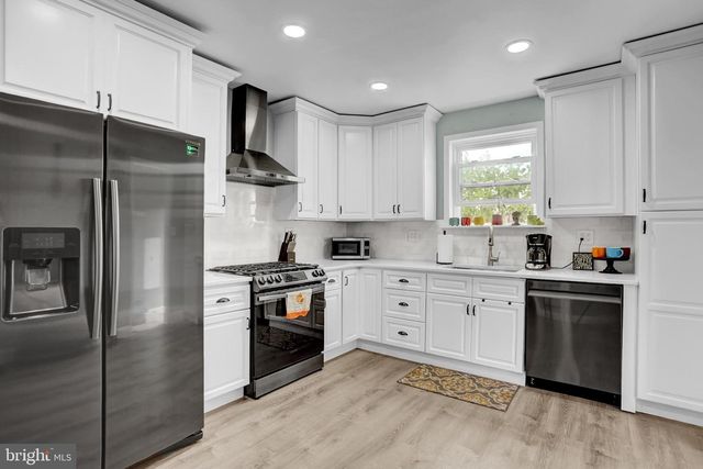 1335 CENTER ST, Bethlehem, PA 18018