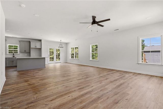 3503 Battleground Avenue, Greensboro, NC 27410