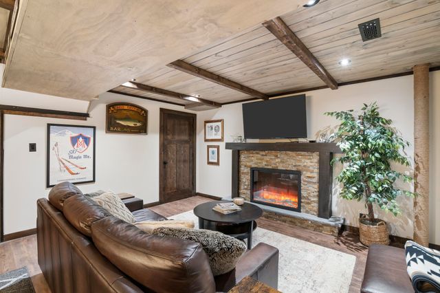 17 Scoot Circle, Wilmington, VT 04360