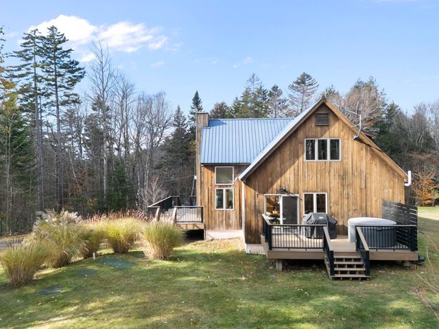 17 Scoot Circle, Wilmington, VT 04360