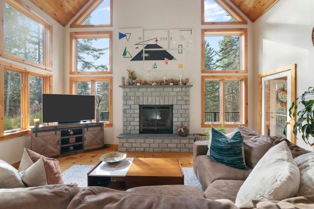 17 Scoot Circle, Wilmington, VT 04360