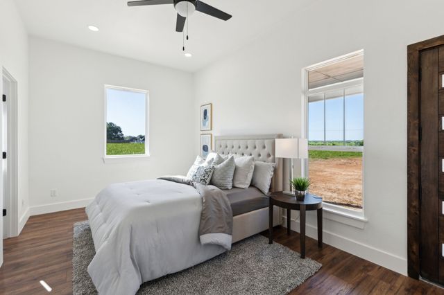 363 Cross Tie Ranch Road, Trinidad, TX 75163