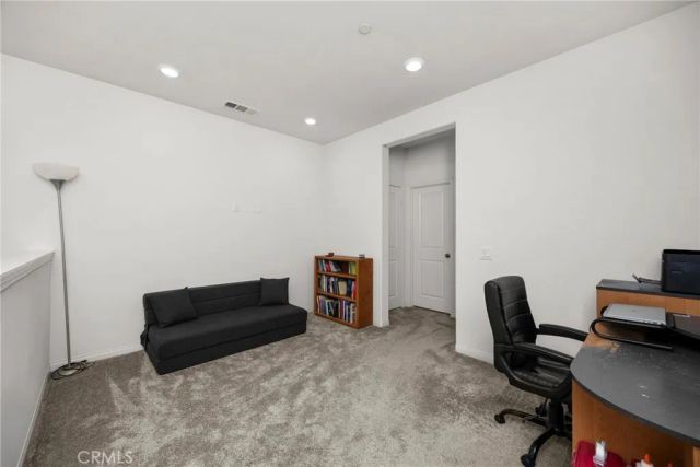 22886 Concord, Saugus, CA 91350