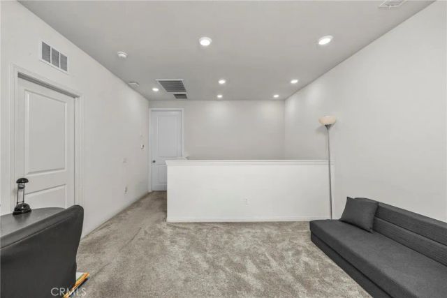 22886 Concord, Saugus, CA 91350