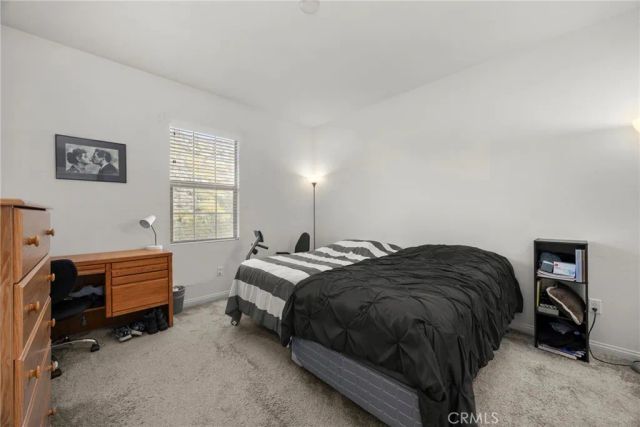 22886 Concord, Saugus, CA 91350