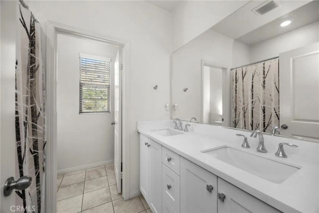 22886 Concord, Saugus, CA 91350