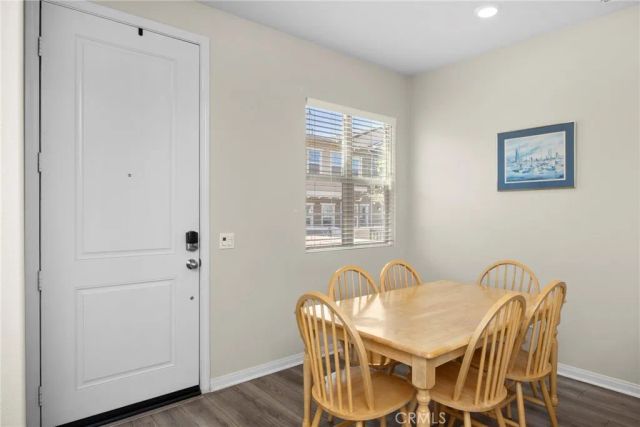 22886 Concord, Saugus, CA 91350