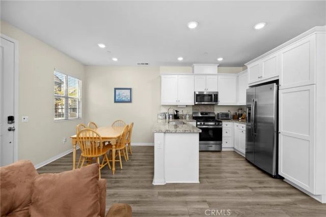 22886 Concord, Saugus, CA 91350