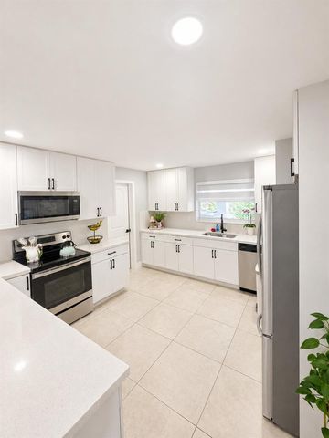 1902 Baythorne Road, West Palm Beach, FL 33415