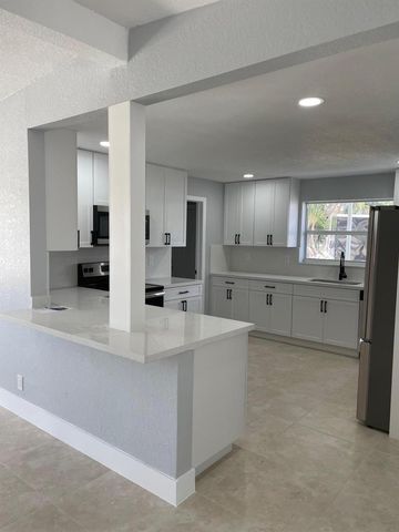 1902 Baythorne Road, West Palm Beach, FL 33415