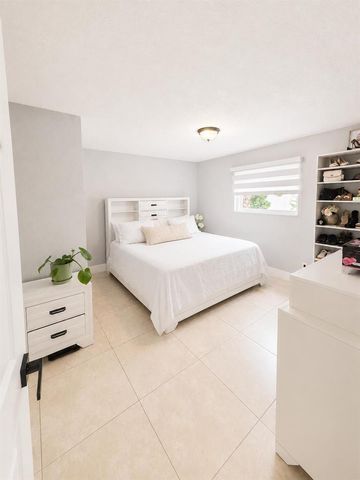 1902 Baythorne Road, West Palm Beach, FL 33415