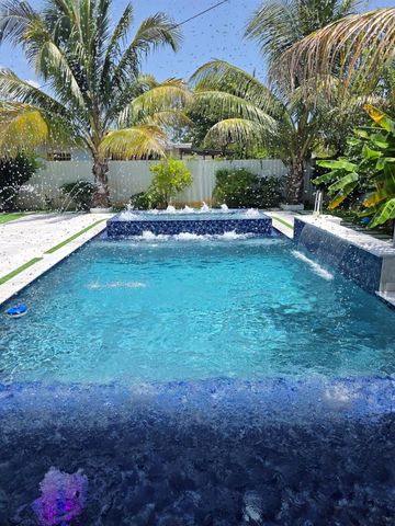 1902 Baythorne Road, West Palm Beach, FL 33415