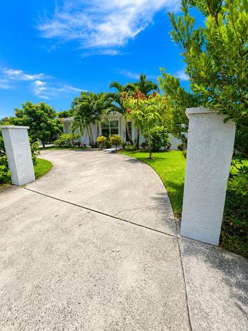 1902 Baythorne Road, West Palm Beach, FL 33415