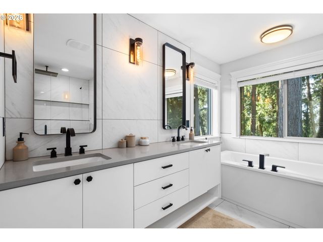 5803 Ne 125TH Cir, Vancouver, WA 98686