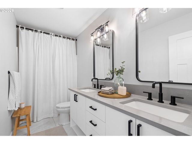 5803 Ne 125TH Cir, Vancouver, WA 98686