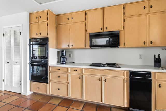 7609 N Songbird, San Antonio, TX 78229