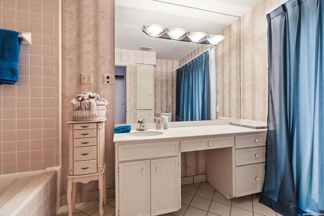 7609 N Songbird, San Antonio, TX 78229