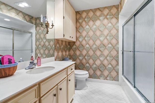 7609 N Songbird, San Antonio, TX 78229