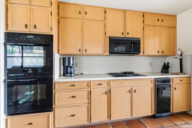 7609 N Songbird, San Antonio, TX 78229