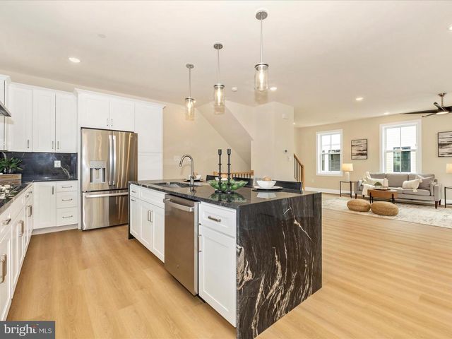 426 CHAPEL ALY, Frederick, MD 21701