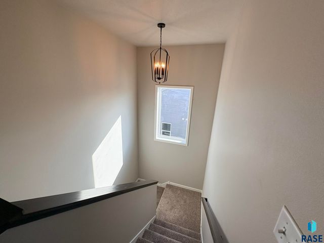 2916 S Copper Creek Ave Avenue, Sioux Falls, SD 57110