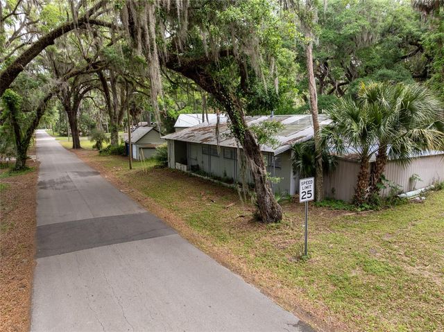520 DESOTO, De Leon Springs, FL 32130