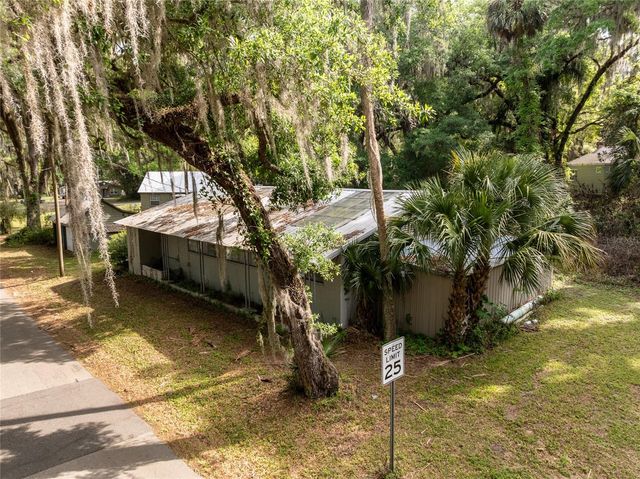 520 DESOTO, De Leon Springs, FL 32130