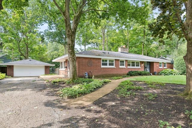 1233 Glenoak Lane, Northbrook, IL 60062