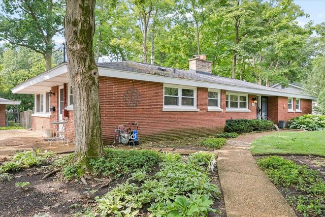 1233 Glenoak Lane, Northbrook, IL 60062