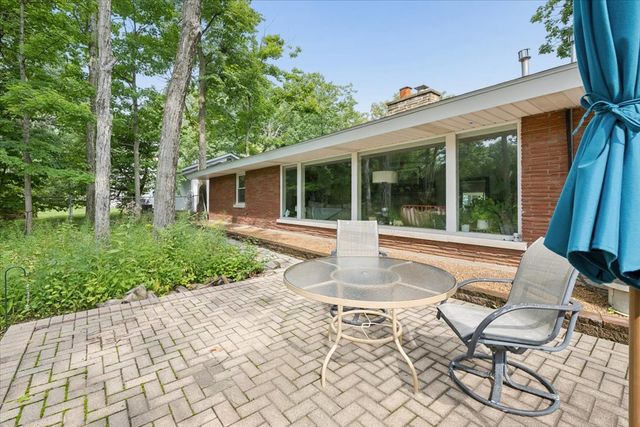 1233 Glenoak Lane, Northbrook, IL 60062