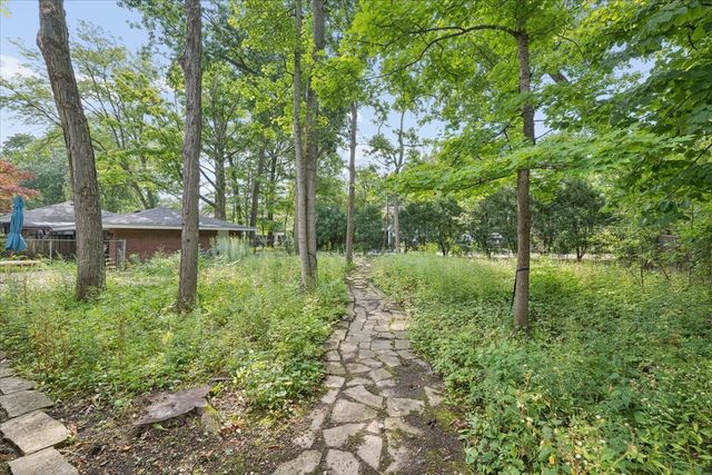1233 Glenoak Lane, Northbrook, IL 60062