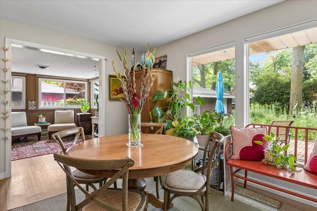 1233 Glenoak Lane, Northbrook, IL 60062
