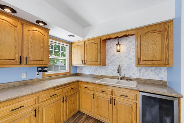 808 Memorial DRIVE, Kewaskum, WI 53040