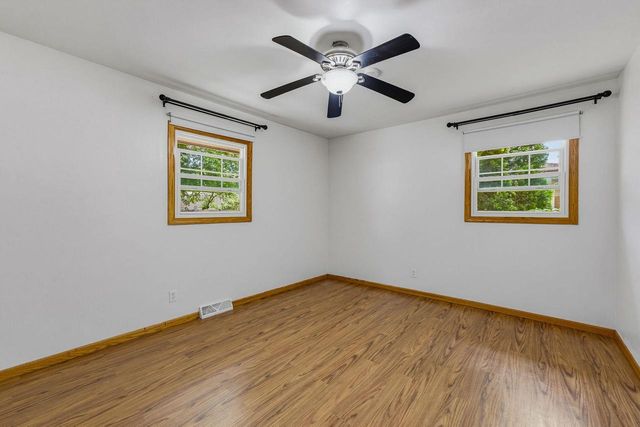 808 Memorial DRIVE, Kewaskum, WI 53040