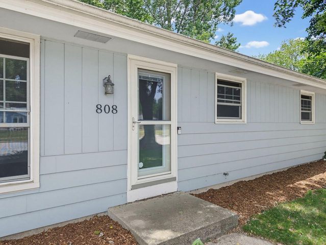 808 Memorial DRIVE, Kewaskum, WI 53040
