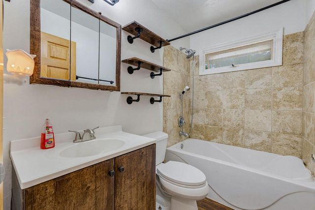 808 Memorial DRIVE, Kewaskum, WI 53040