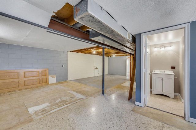 808 Memorial DRIVE, Kewaskum, WI 53040