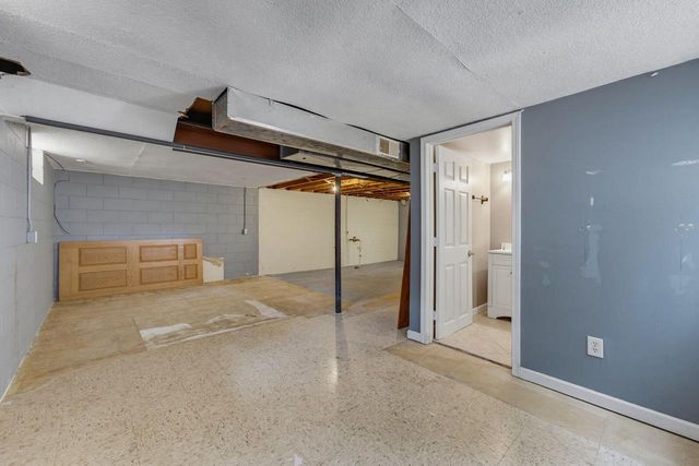808 Memorial DRIVE, Kewaskum, WI 53040