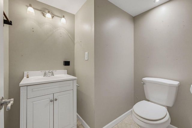 808 Memorial DRIVE, Kewaskum, WI 53040