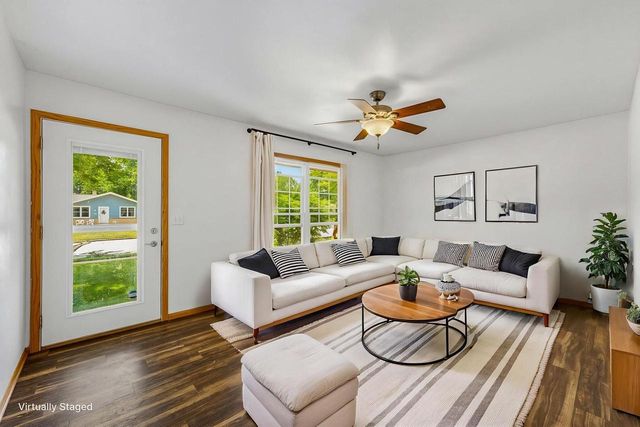 808 Memorial DRIVE, Kewaskum, WI 53040