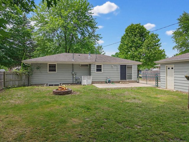 808 Memorial DRIVE, Kewaskum, WI 53040