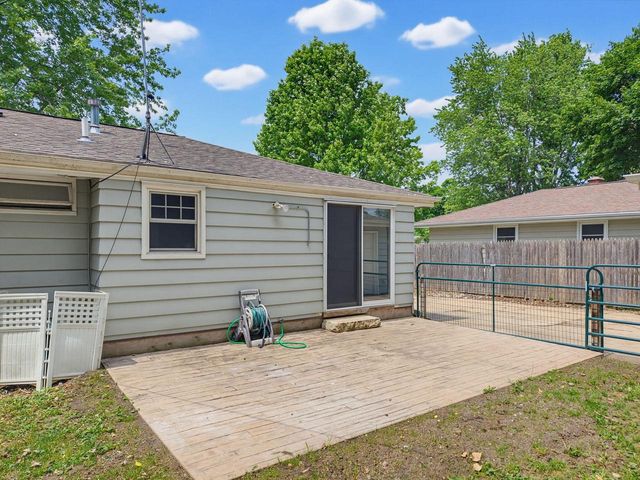 808 Memorial DRIVE, Kewaskum, WI 53040