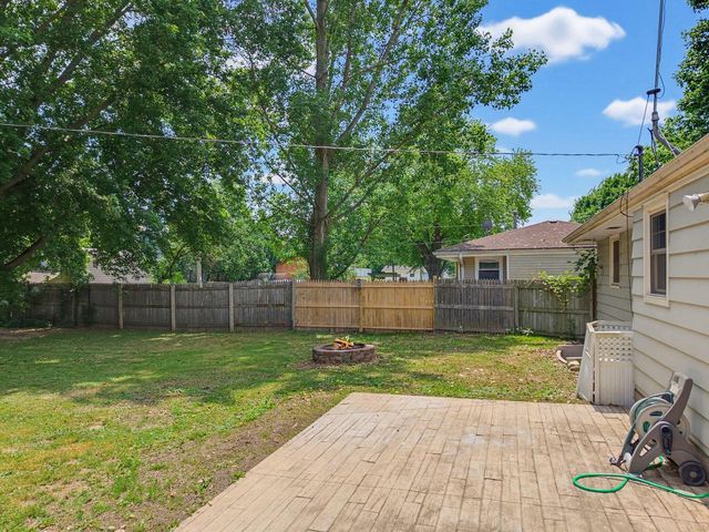 808 Memorial DRIVE, Kewaskum, WI 53040