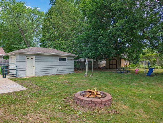 808 Memorial DRIVE, Kewaskum, WI 53040