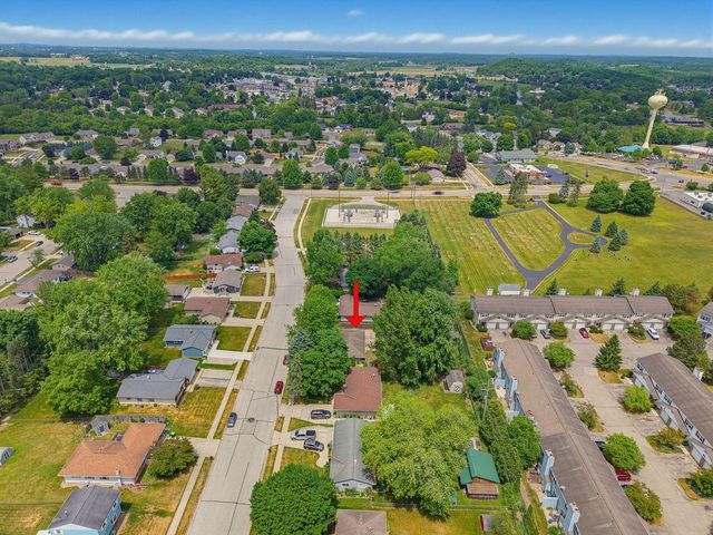808 Memorial DRIVE, Kewaskum, WI 53040
