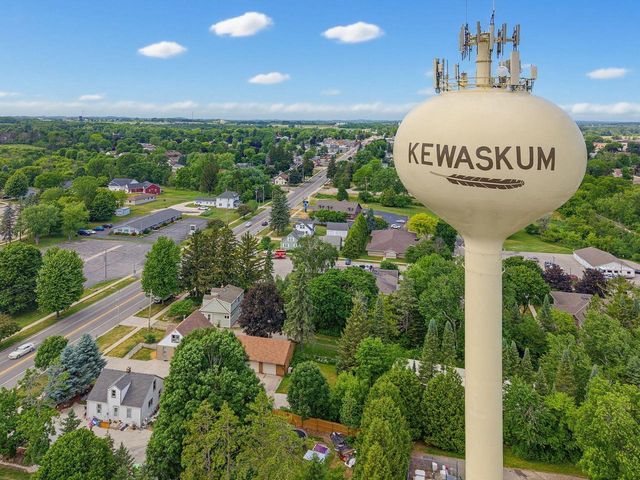 808 Memorial DRIVE, Kewaskum, WI 53040